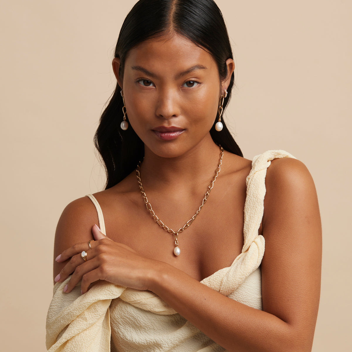 18k Gold Plated Jewellery - Infinite Pearl Bold Lariat Necklace in Gold - Lariat Necklace - Astrid &amp; Miyu