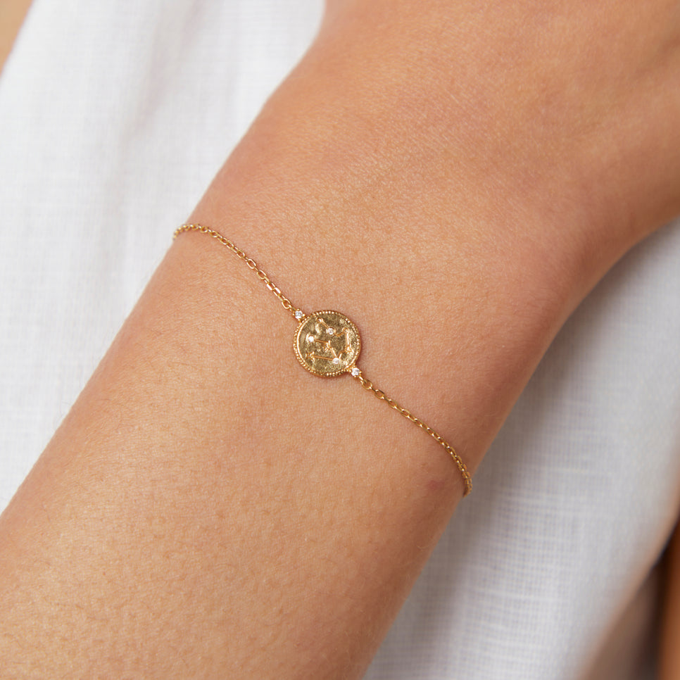 18k Gold Plated Jewellery - Aquarius Zodiac Bracelet in Gold - Zodiac - Astrid &amp; Miyu