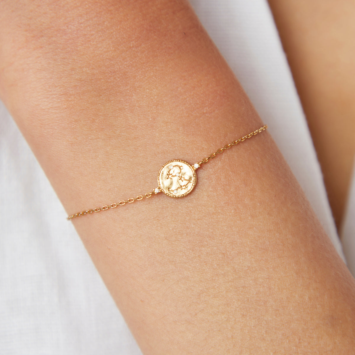 18k Gold Plated Jewellery - Pisces Zodiac Bracelet in Gold - Zodiac - Astrid &amp; Miyu