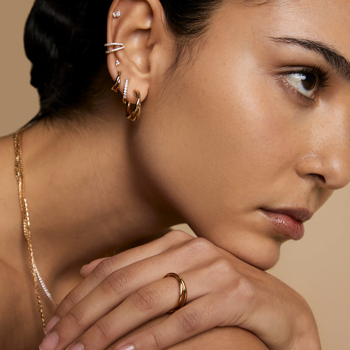 Crossover Illusion Band Ring in Gold-Astrid & Miyu