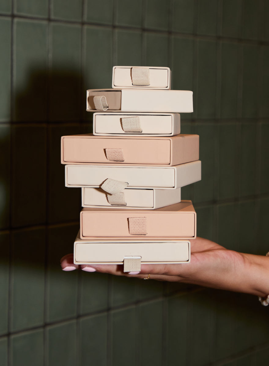 Club_A_M_1-Astrid & Miyu