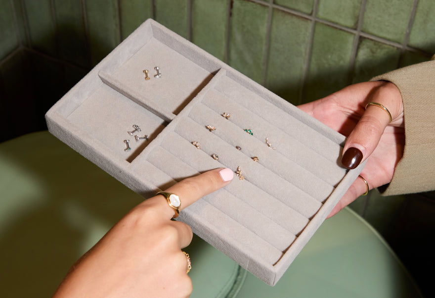 First_Look_desktop-Astrid & Miyu