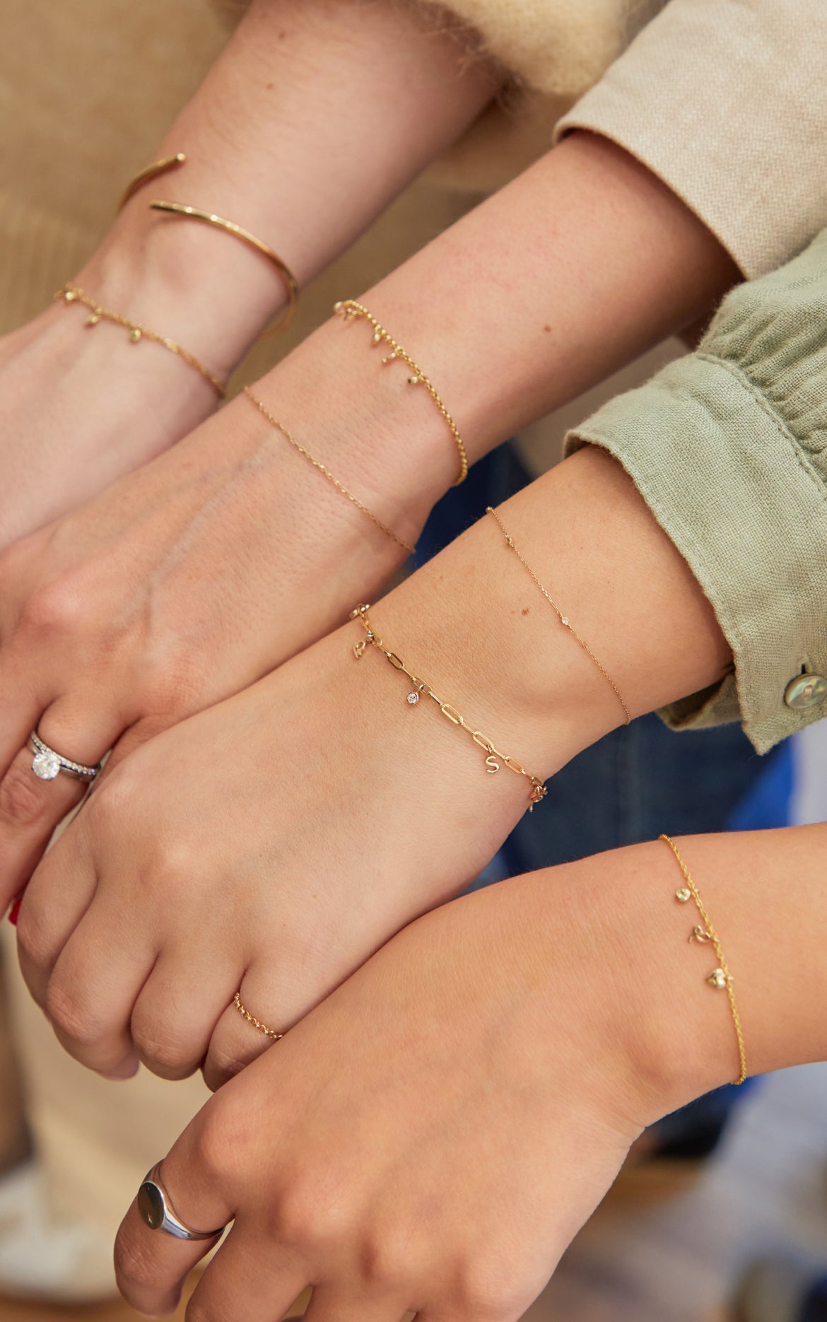 Footer_image_All_in-store_services_focus_-_Portrait-Astrid &amp; Miyu