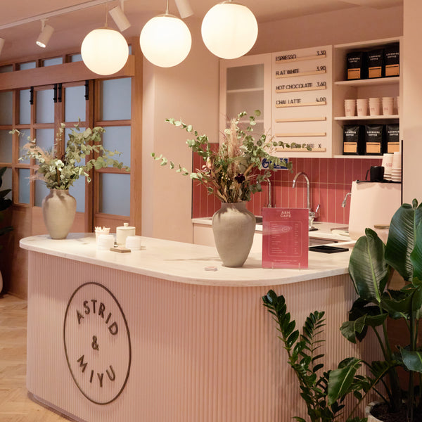 HOAM_navigation_desktop-Astrid & Miyu