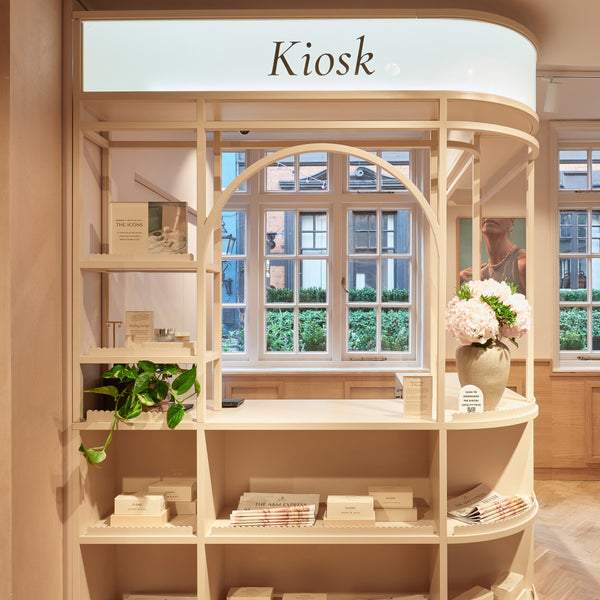 Kiosk-Astrid &amp; Miyu