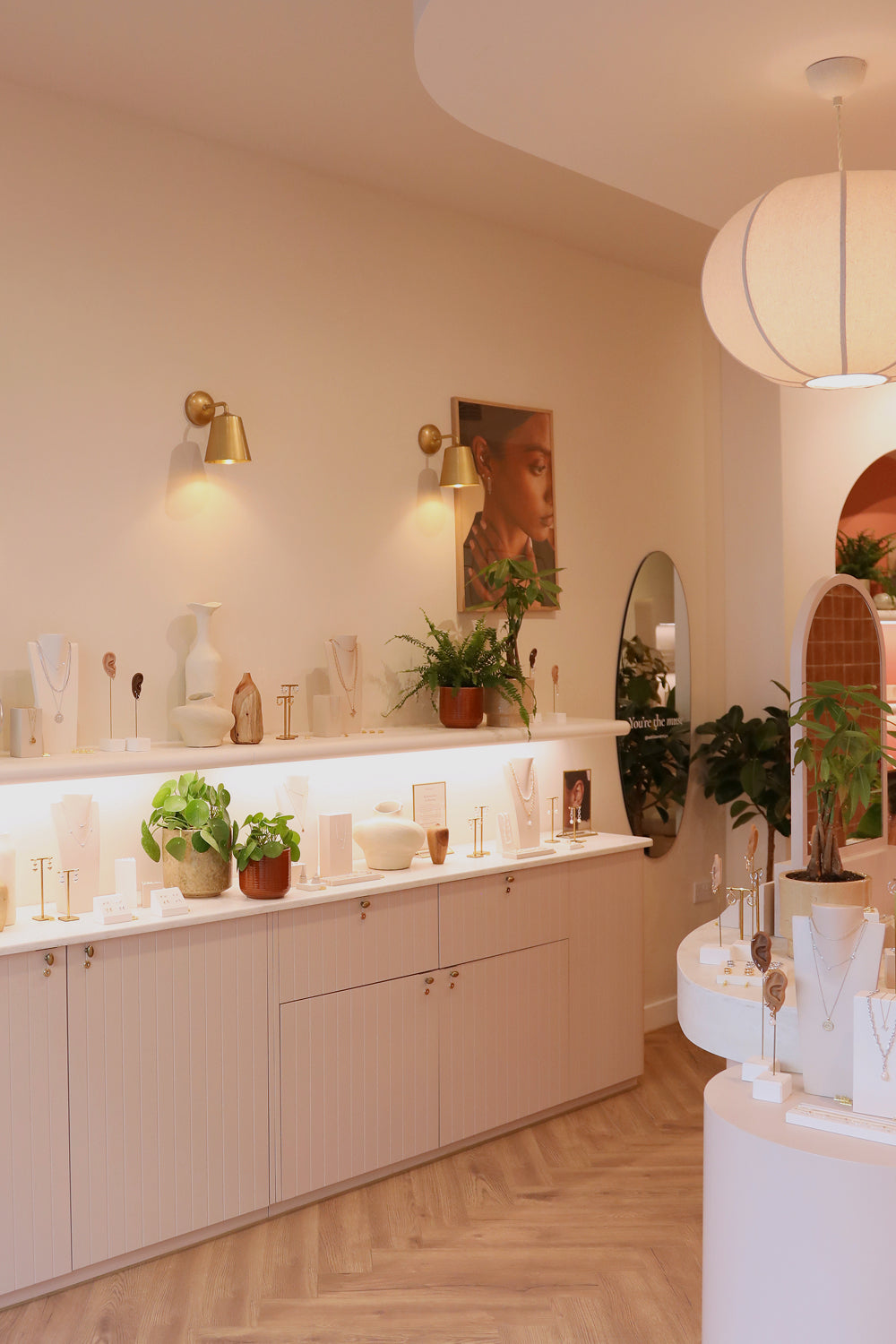 Neutral_Tones_1_c39240cd-c4ed-44b4-9606-9567687c71b3-Astrid &amp; Miyu