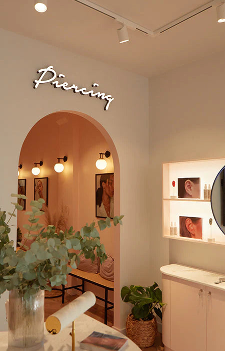 our-stores_1-Astrid & Miyu