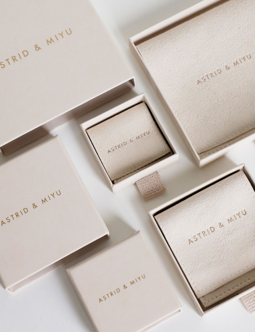 Packaging-mainline_1-Astrid & Miyu