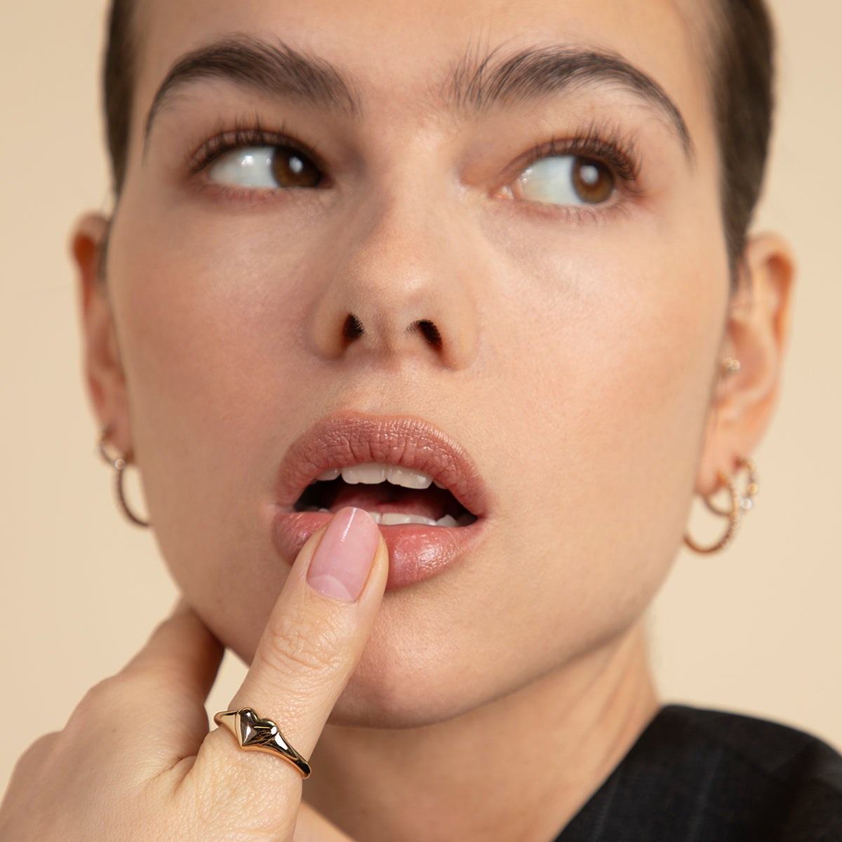 18k Gold Plated Jewellery - Heart Signet Ring in Gold - Signet Ring - Astrid &amp; Miyu