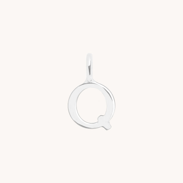 Initial Charms - Q Initial Charm 9k White Gold - Welding Charm - Astrid &amp; Miyu