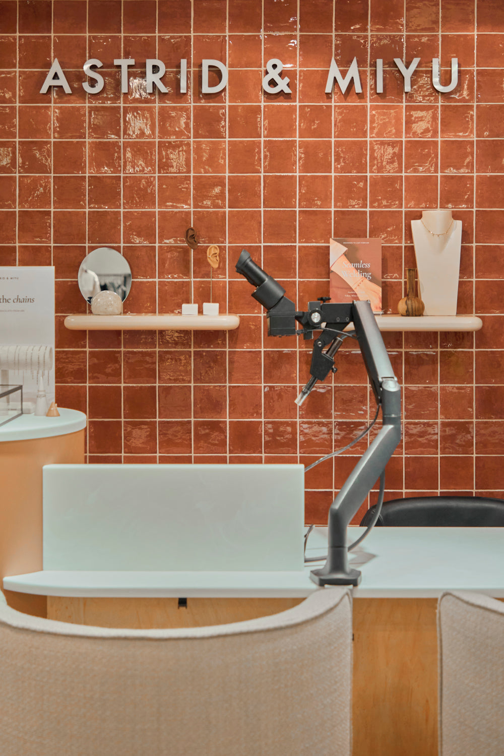 Statement_tiles_21dd2d0a-48df-4aeb-884a-e47024521ec0-Astrid & Miyu