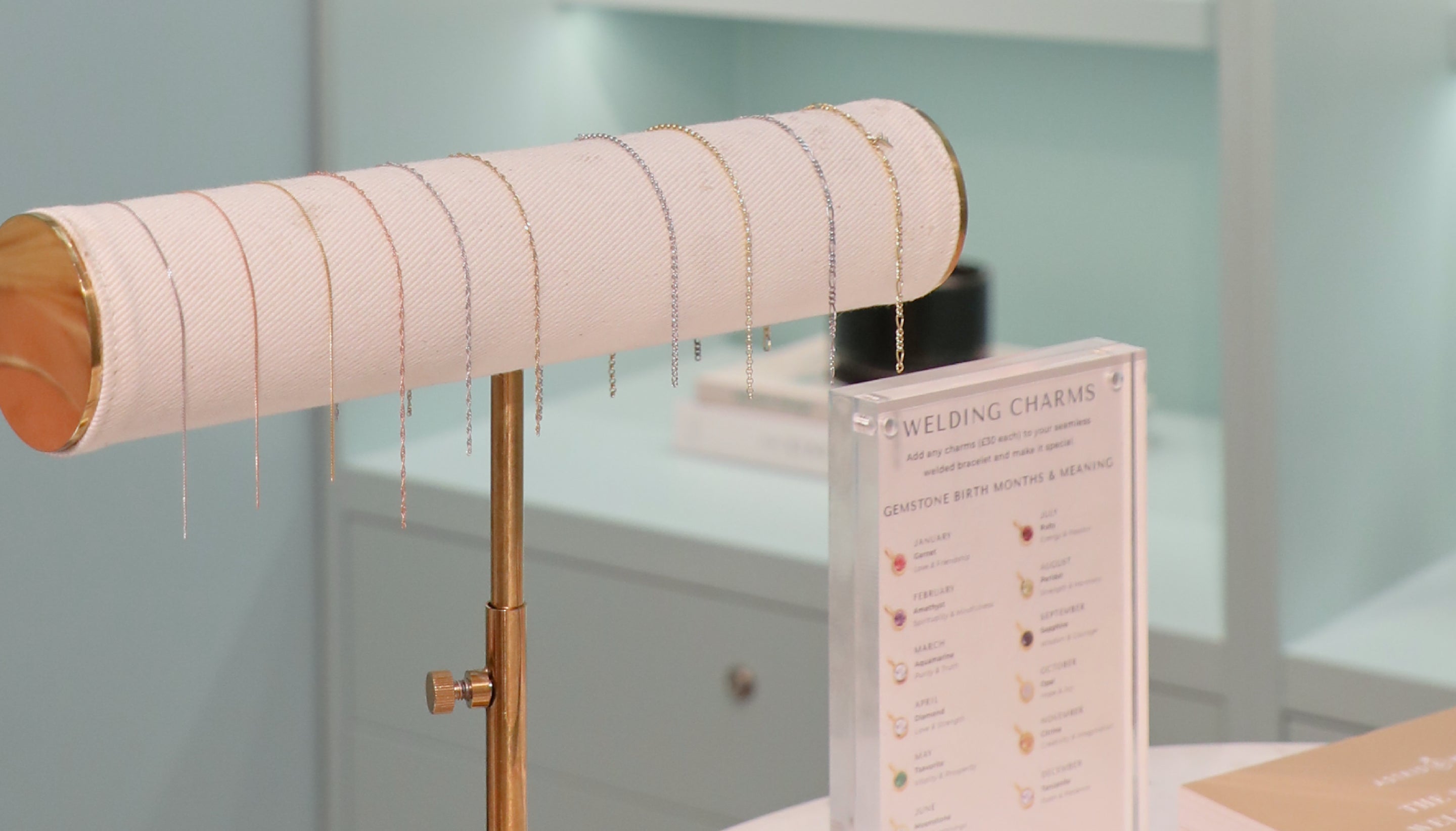 store_services_desktop-Astrid & Miyu