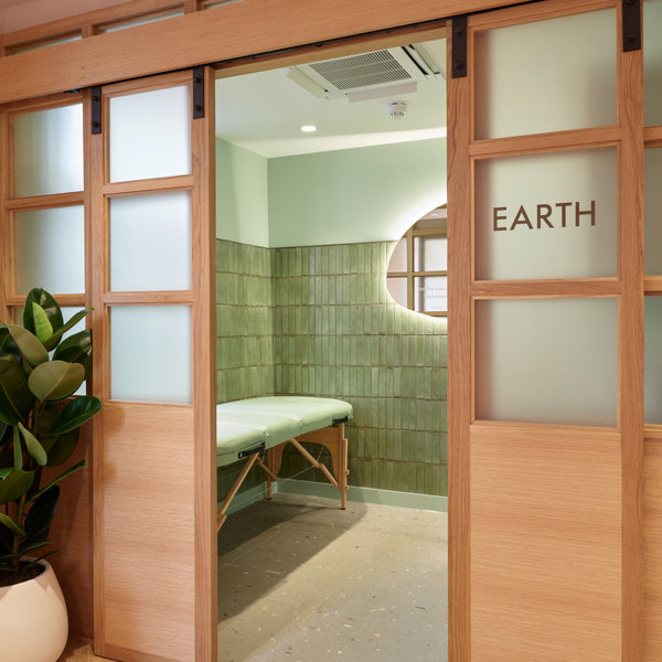 Studio_70a4d194-825a-43a0-be16-d1ed8d9457fc-Astrid &amp; Miyu