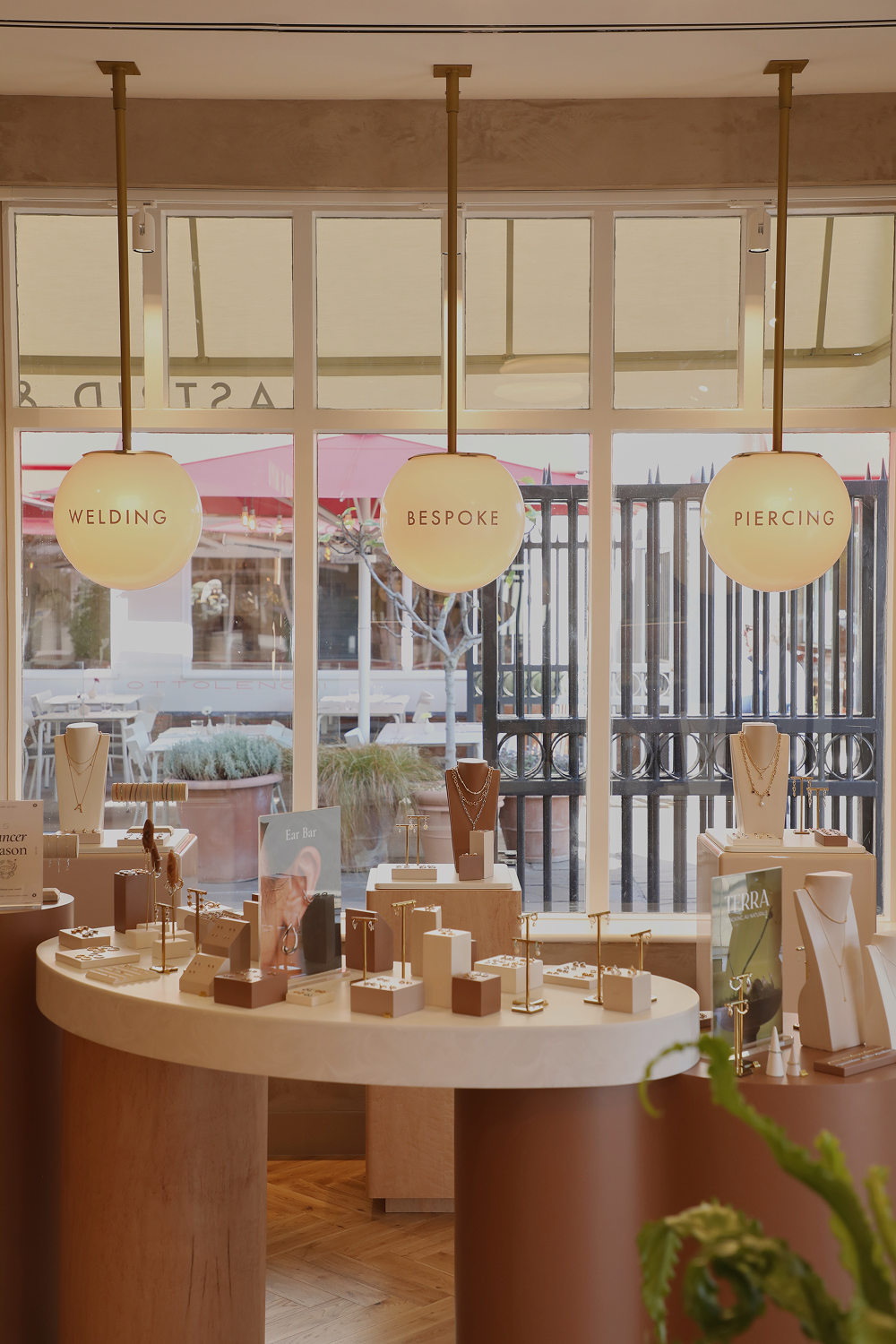 Cosy_ambience_8ff13e42-1841-4bbc-9c5b-4215cdd0e158-Astrid &amp; Miyu