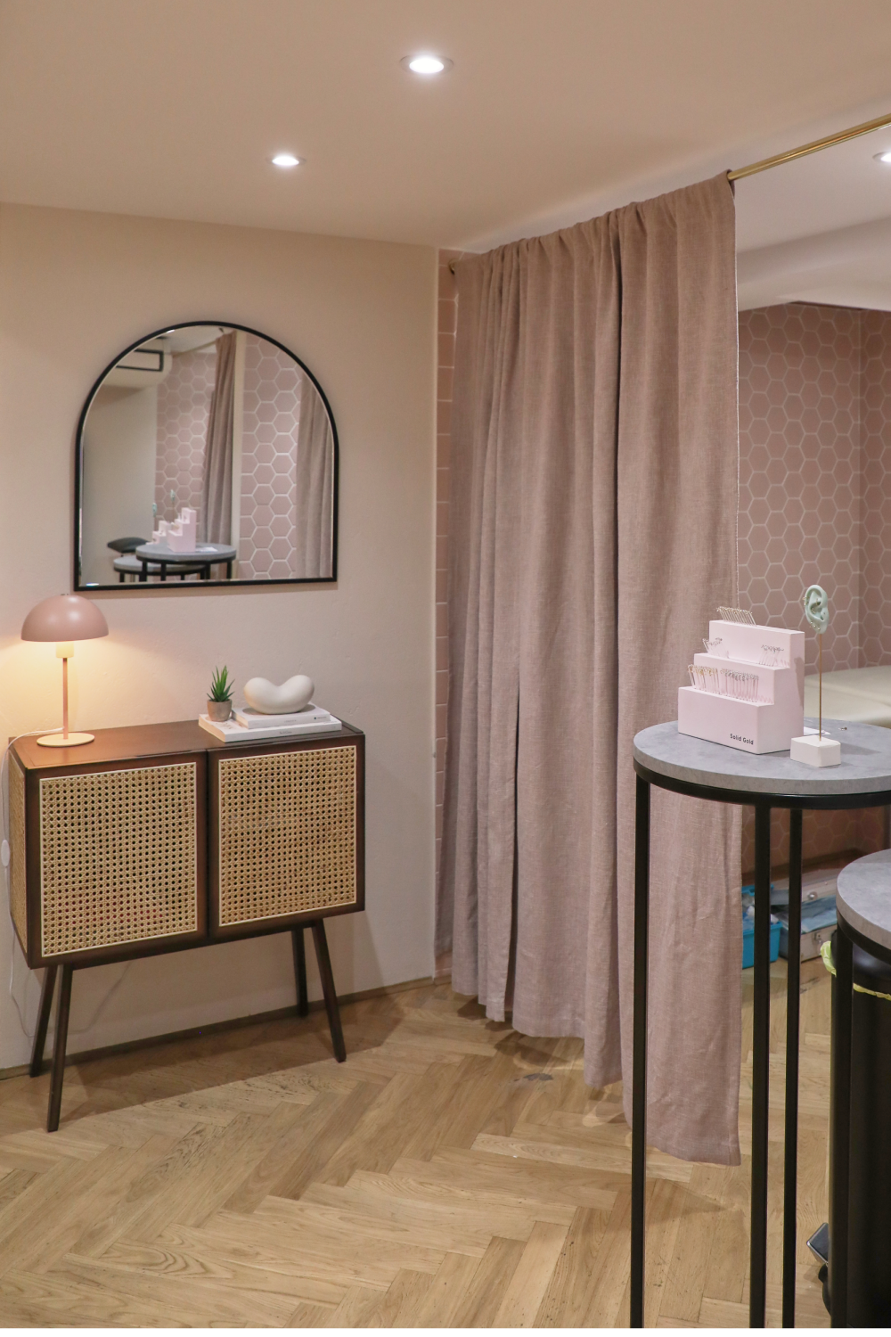 Cosy_studios-Astrid &amp; Miyu