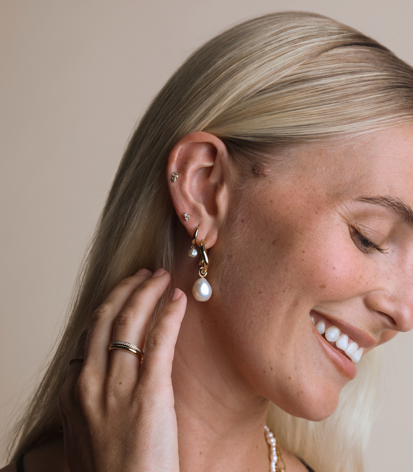 Hero_Desktop_a897a9c2-6e1a-40eb-963b-147c4fd41f08-Astrid &amp; Miyu