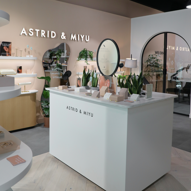 Main_Image_d63dd2e8-029a-4353-ae67-172920369404-Astrid &amp; Miyu