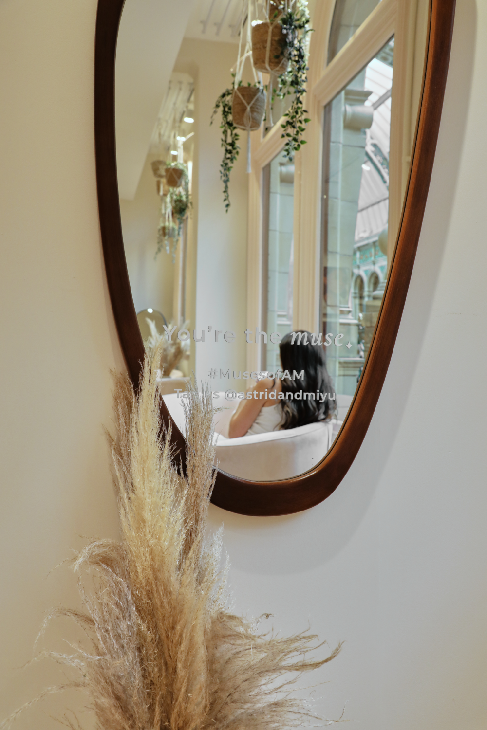 Neutral_tones-Astrid & Miyu