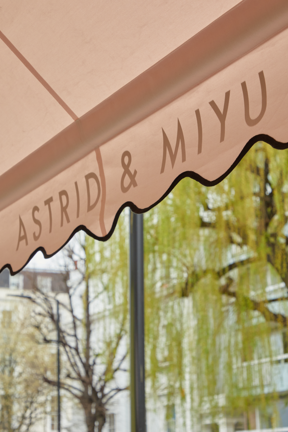 Traditional_awnings-Astrid &amp; Miyu
